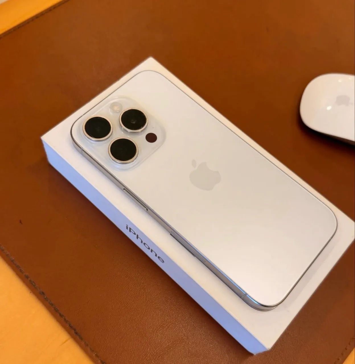 iPhone 15 pro branco 128 Gb 6 meses garantia 
