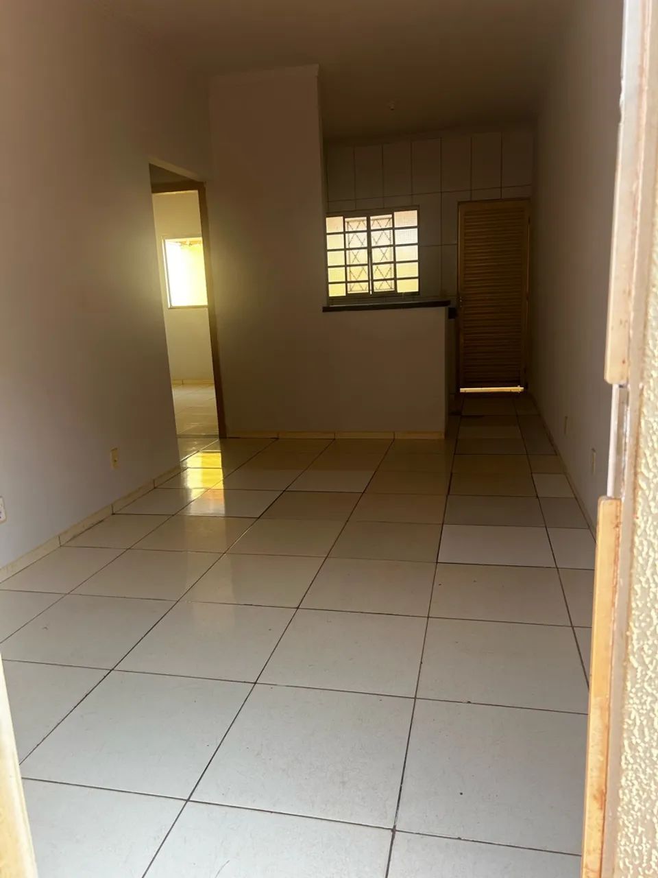 ALUGO APARTAMENTO 2Q - 1007 SUL 