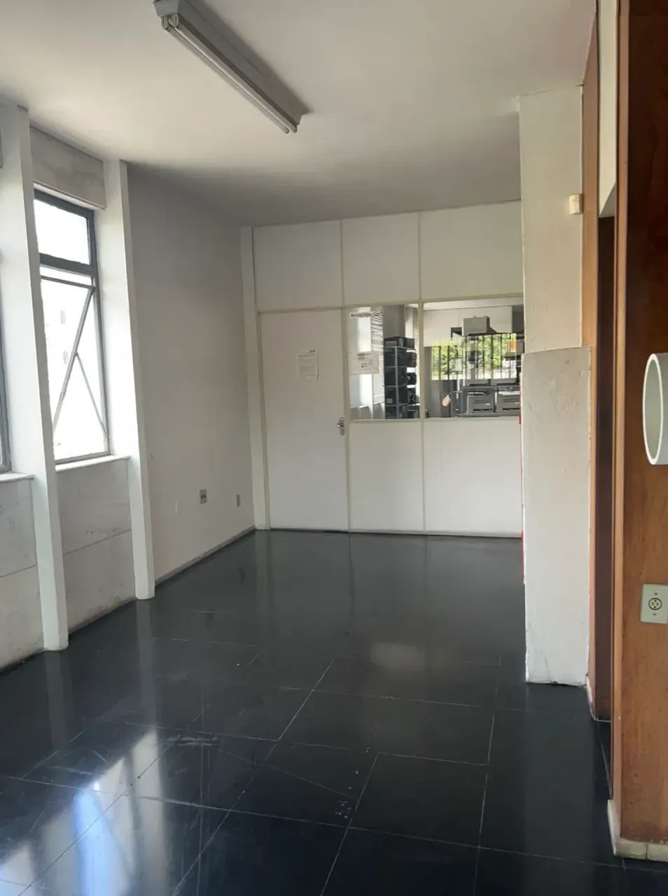 PREDIO COMERCIAL NA AVENIDA COM GALPAO, LOJA E ANDARES DE SALAS - Foto 3