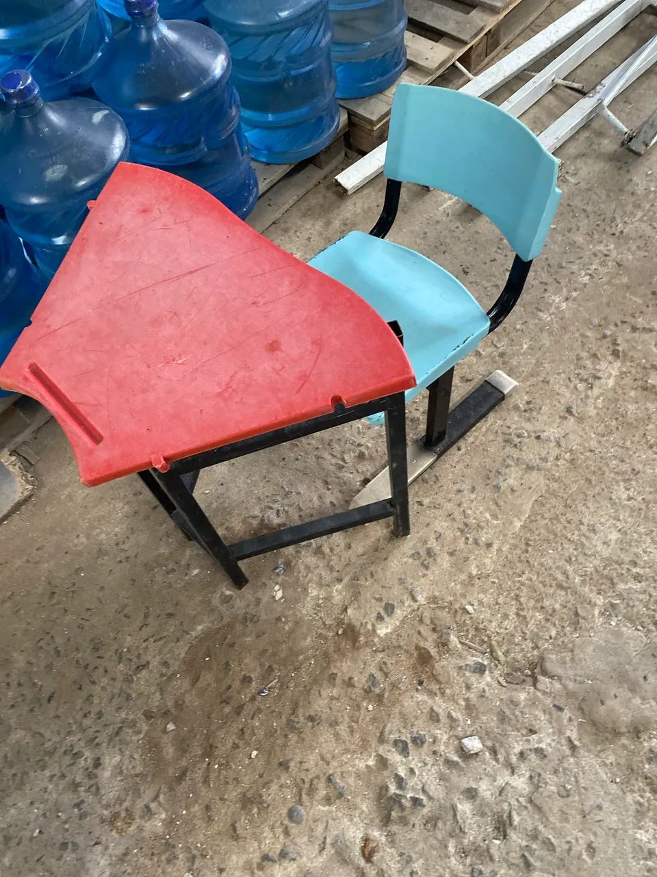 Banca escolar com cadeira 