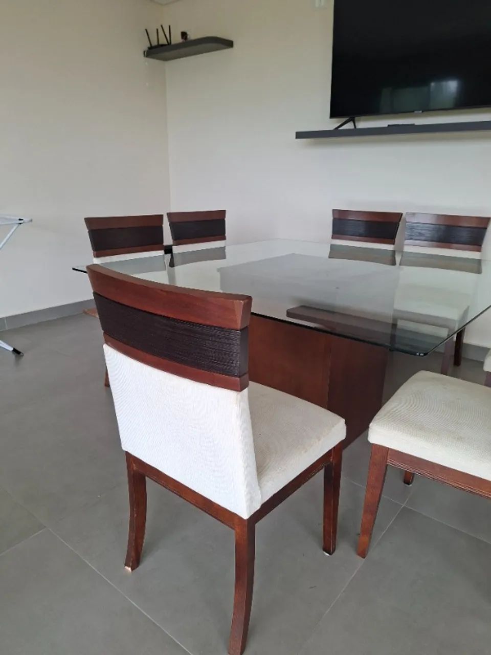 Mesa de jantar + cadeiras usadas em ótimo estado - Foto 2