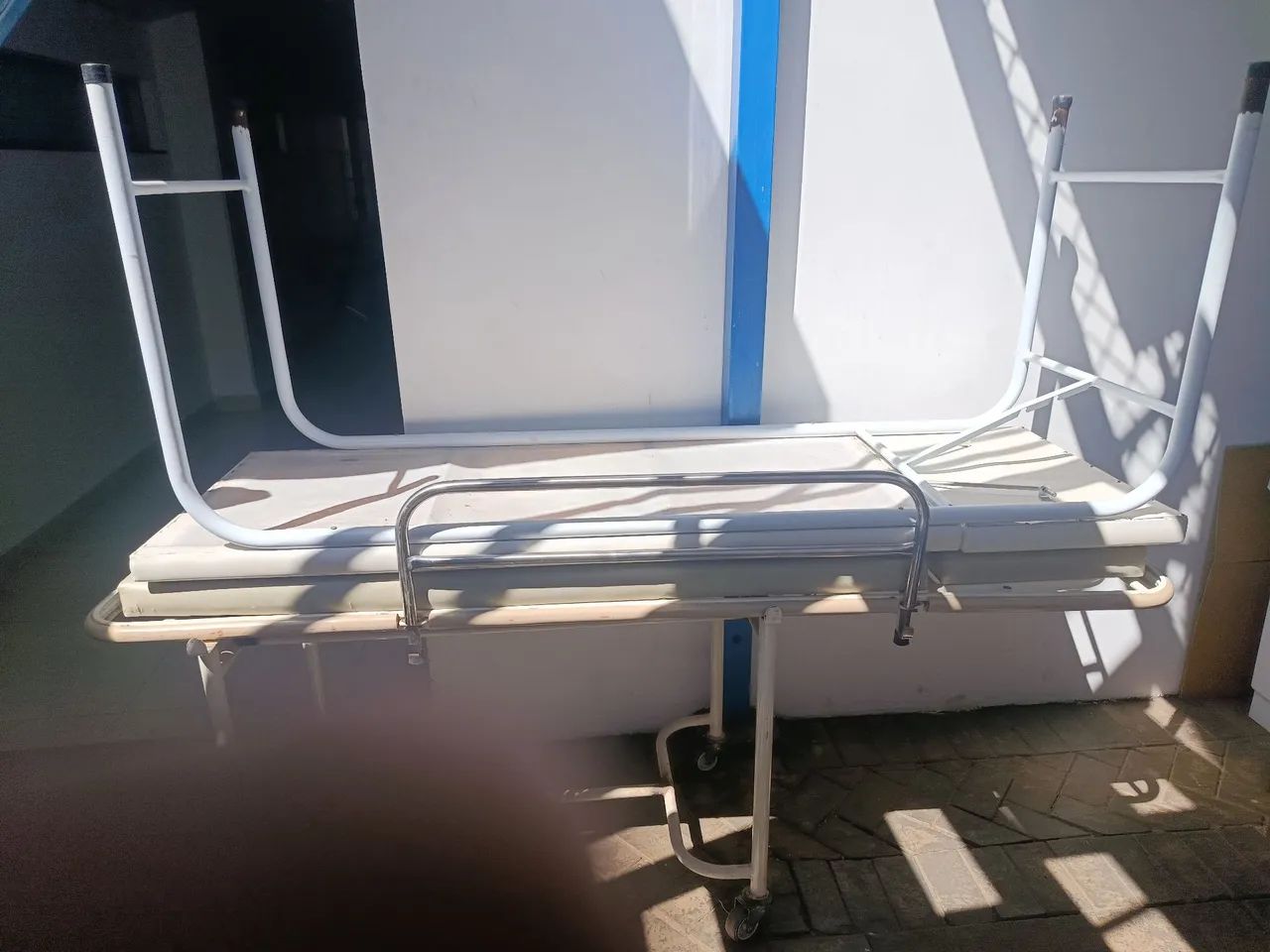 Vende- se macas ,  bem conservadas e boas para quem irá trabalhar em estética. - Foto 2