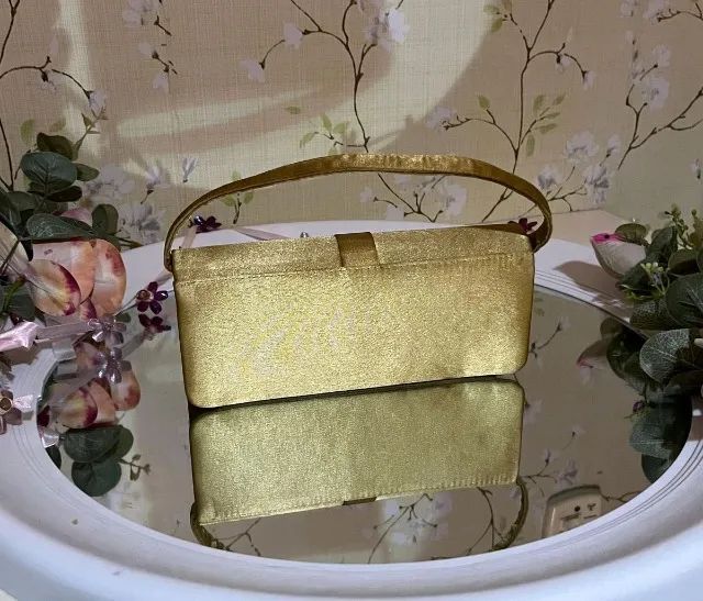 Bolsinha clutch social dourada - Foto 2