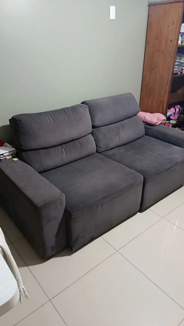 Vendo sofá - 2 lugares. 2m Cinza Escuro  - Foto 2