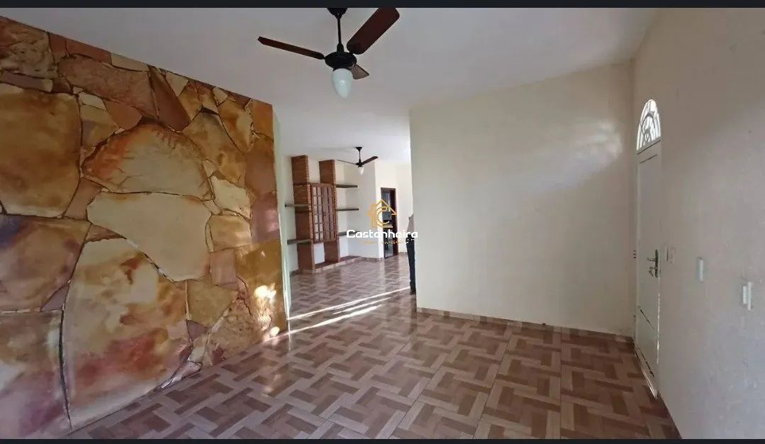 Casa com Edícula - 05 Quartos: 02 Suítes Plenas e 01 Dormitório na Residência Principal e  - Foto 5
