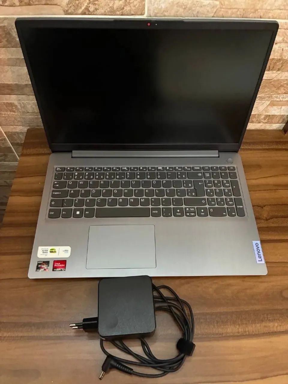 Notebook Lenovo ideapad3 Ryzen 5500U 8gb placa amd 2gb