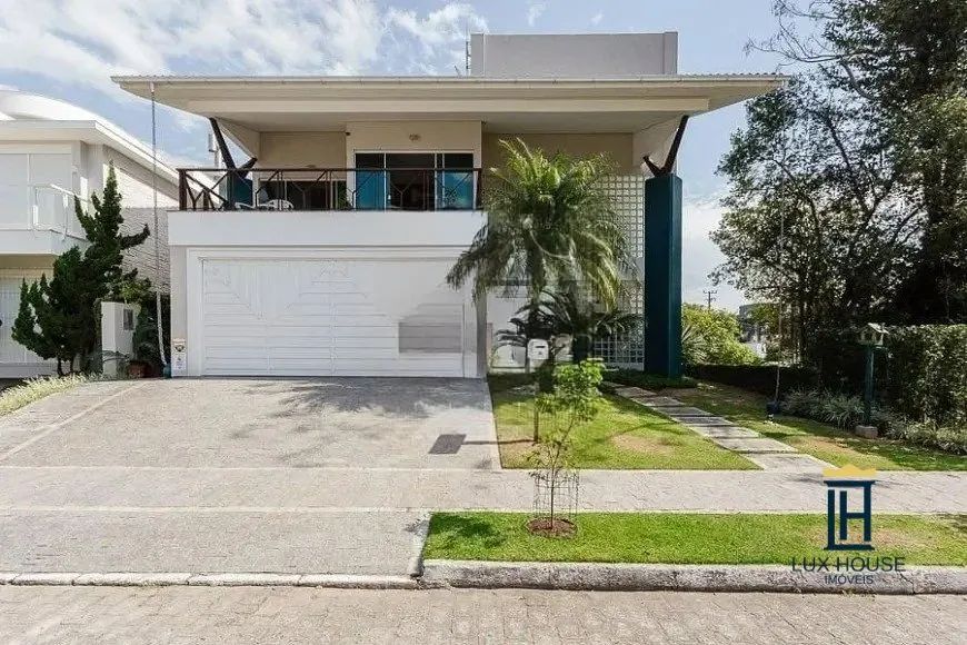 Casa com 3 suítes em Jurerê Internacional