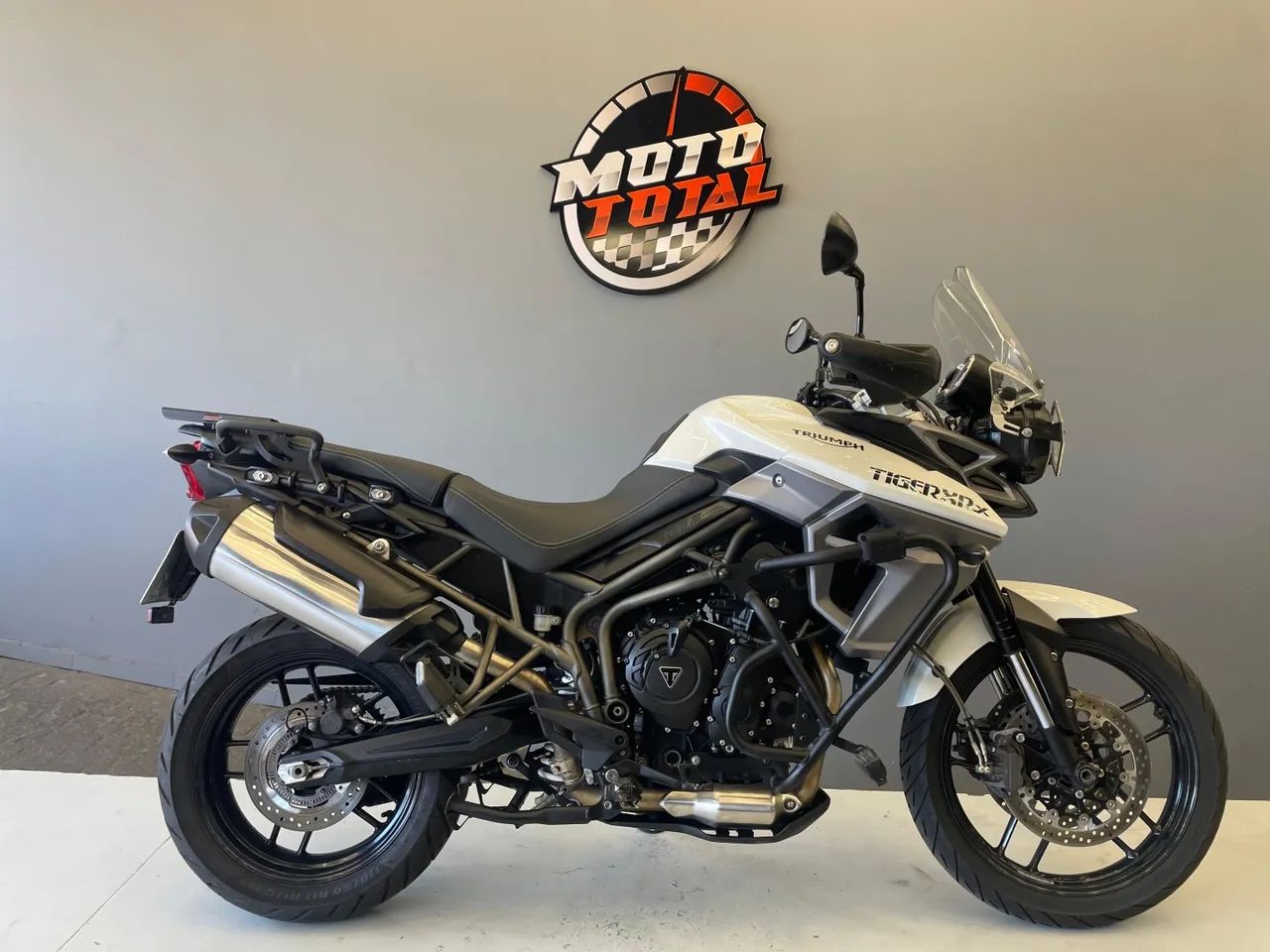 Triumph 800 XRX 2018 - 1495549272 | OLX