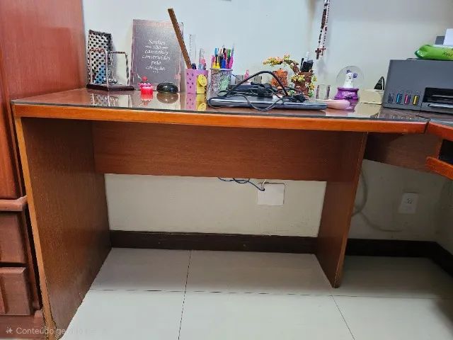 Mesa de escritório com tampo de vidro - Foto 2