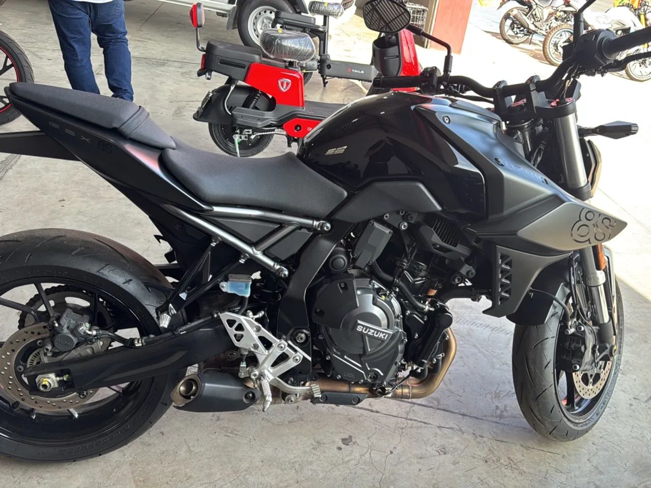SUZUKI GSX 8S - Foto 2