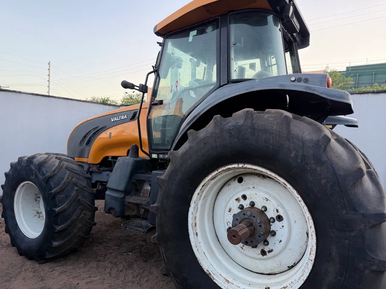Trator Valtra BT 210  - Foto 3