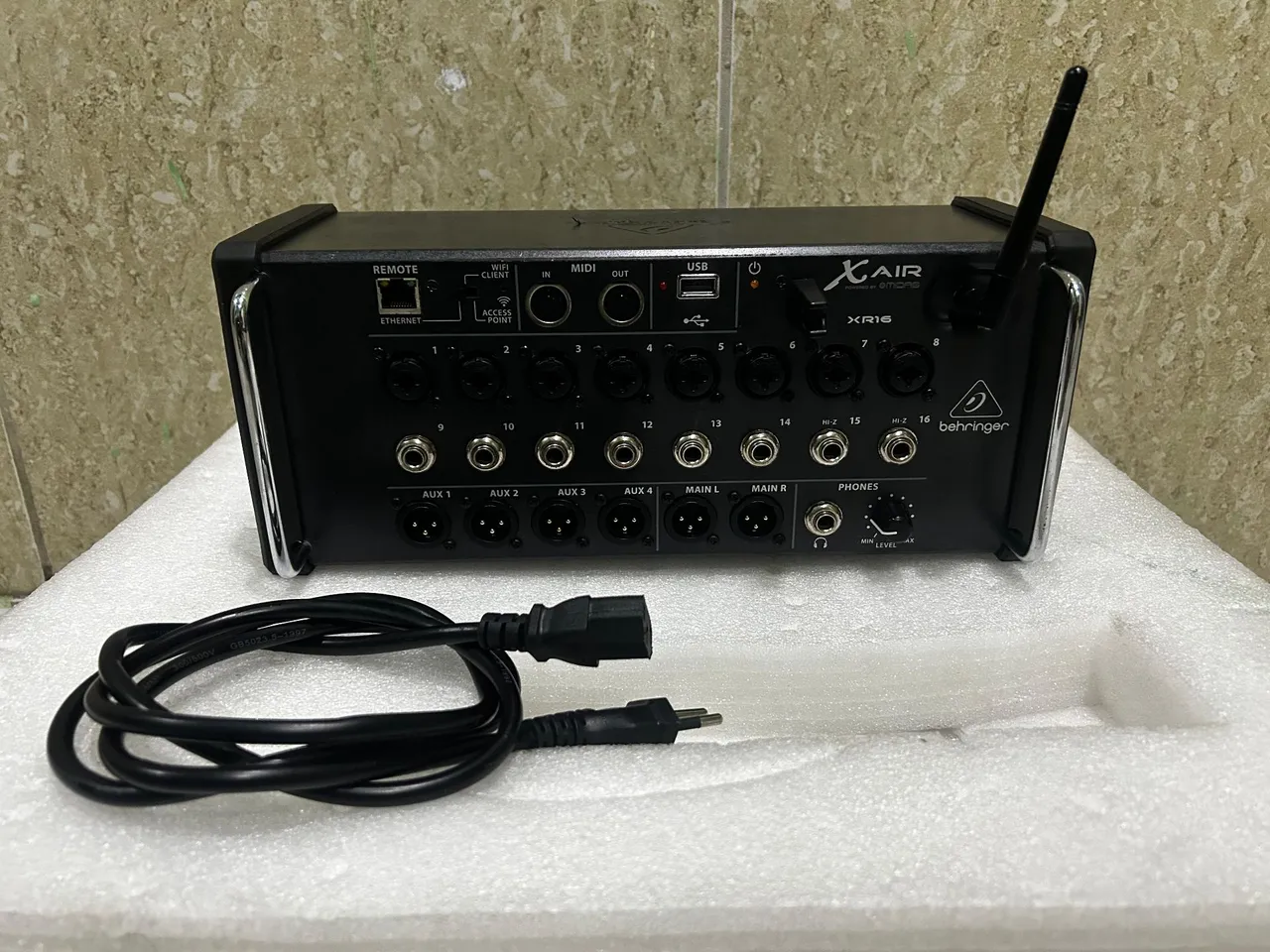 Interface De Audio Focusrite Vocaster One Preto - Instrumentos