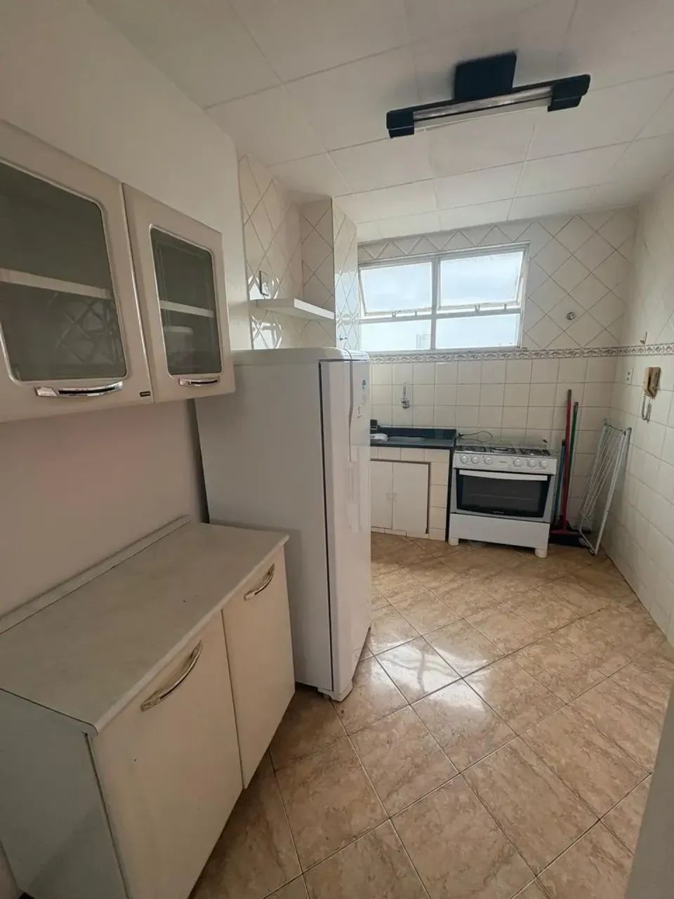 Apartamento semi mobiliado para locação no Edifício Janvier - Foto 4