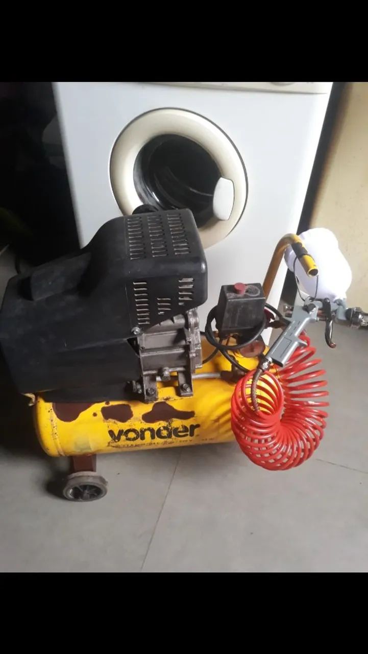 Compressor de ar da marca Vonder 24 litros 