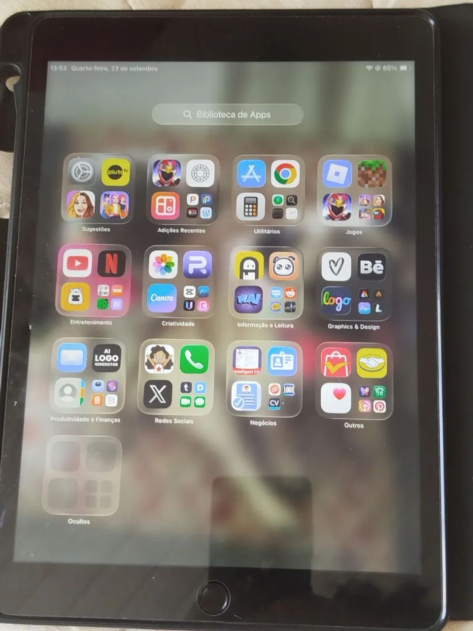 Vendo iPad Geração 9 com carregador e teclado e mouse e capa completo e funcionando  - Foto 3