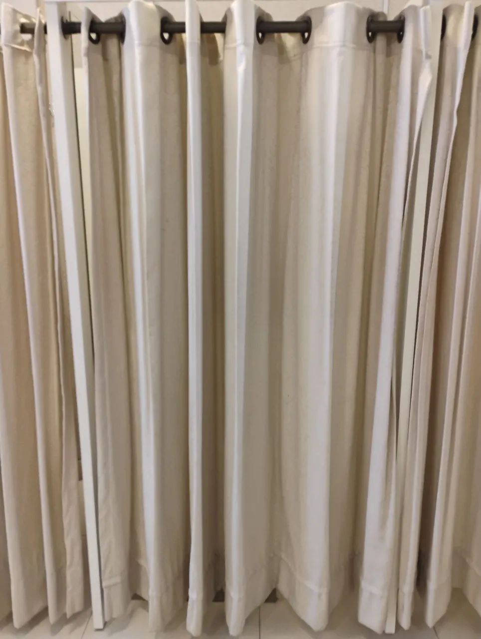 Vendo 4 cortinas - provador de loja - separação de cômodos - Foto 4