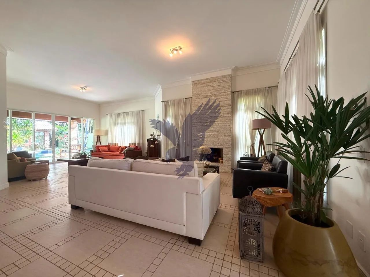 Casa a venda quatro suítes no Alphaville Campinas