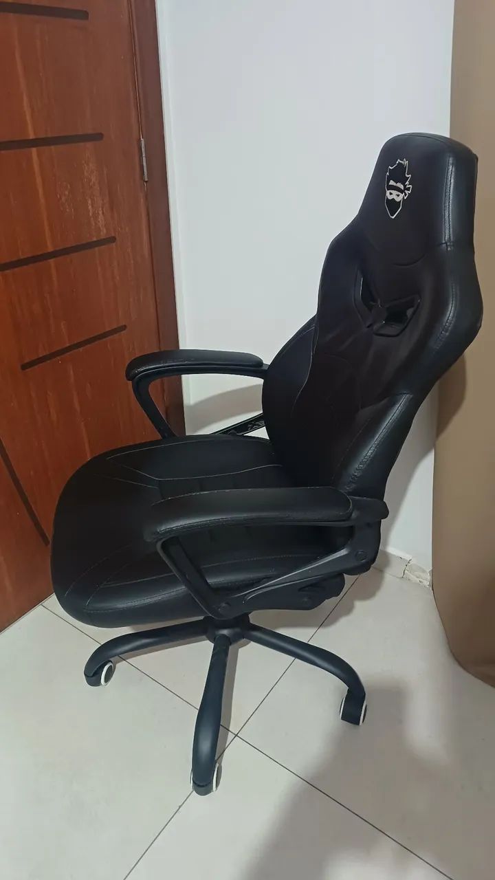 Cadeira gamer semi nova - Foto 3