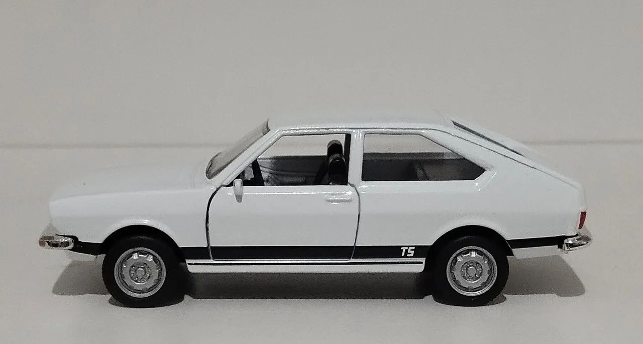 Miniatura Volkswagen Passat TS