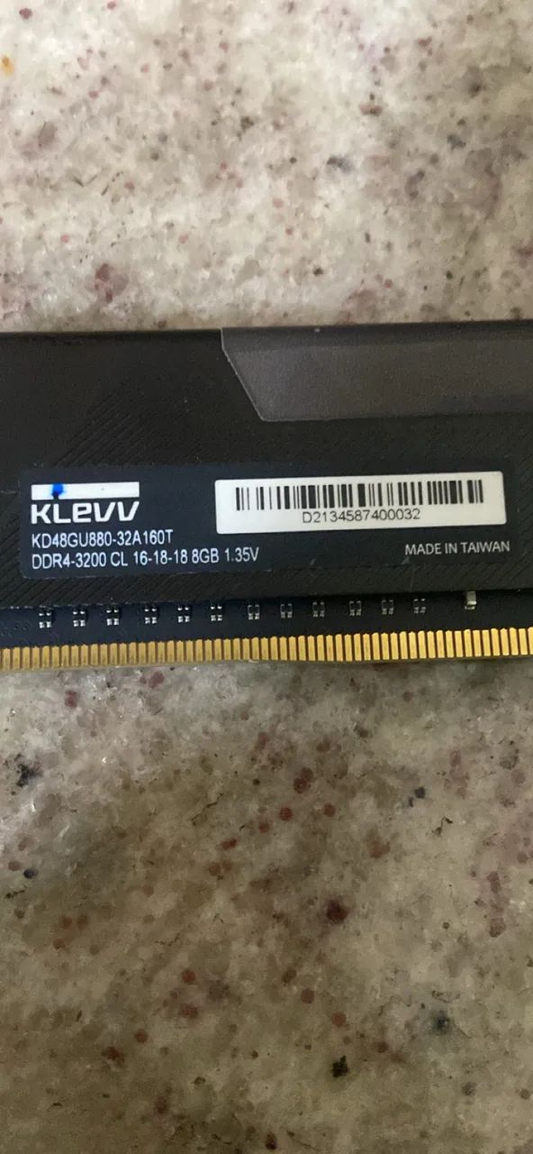 Memória ram 8GB ddr4 C/defeito - Foto 3
