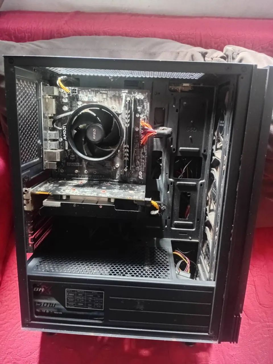 Vendo uma CPU/MONITOR,MESA PC
