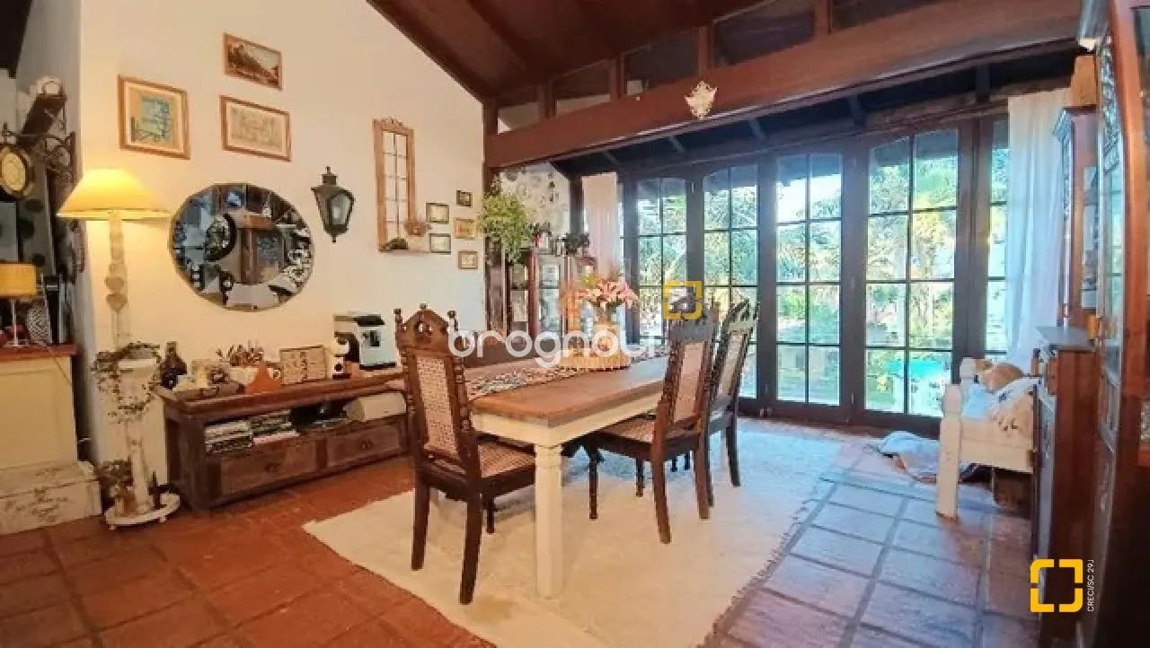 À venda Pousada - Casa com Renda em Canasvieiras - 200m da Praia - Foto 2