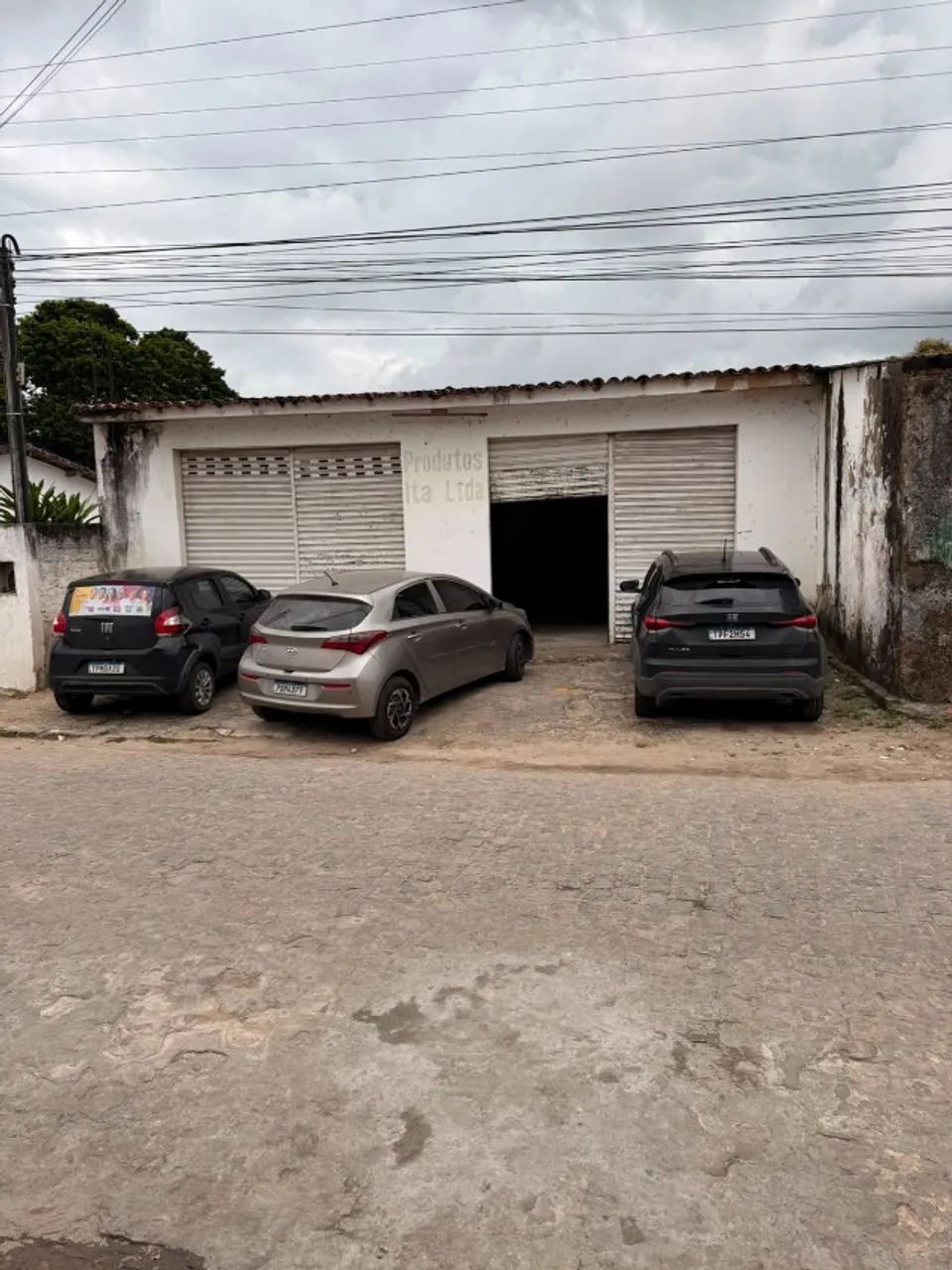 GALPÃO AMPLO COM GARAGEM E ESTACIONAMENTO - EXCELENTE LOCALIZAÇÃO!