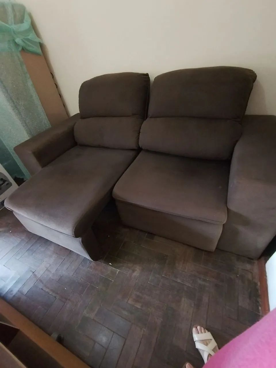 Sofá retrátil de 2 lugares marrom - Foto 5