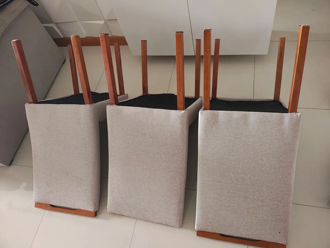 3 cadeiras usadas estofadas para mesa de jantar - Foto 3