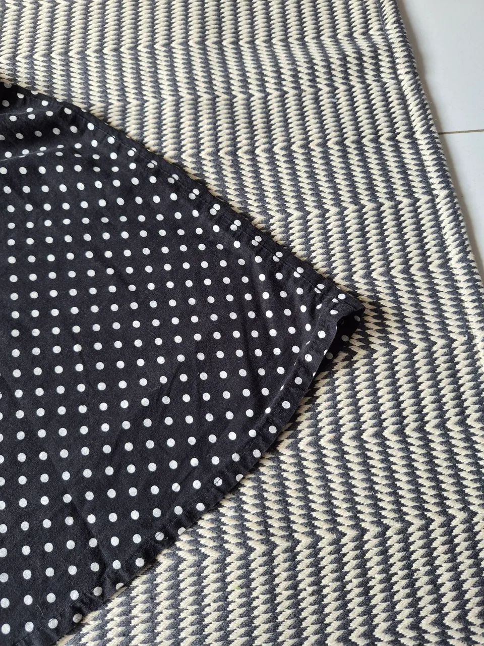 Saia godê em Poá, preto e branco - Foto 2