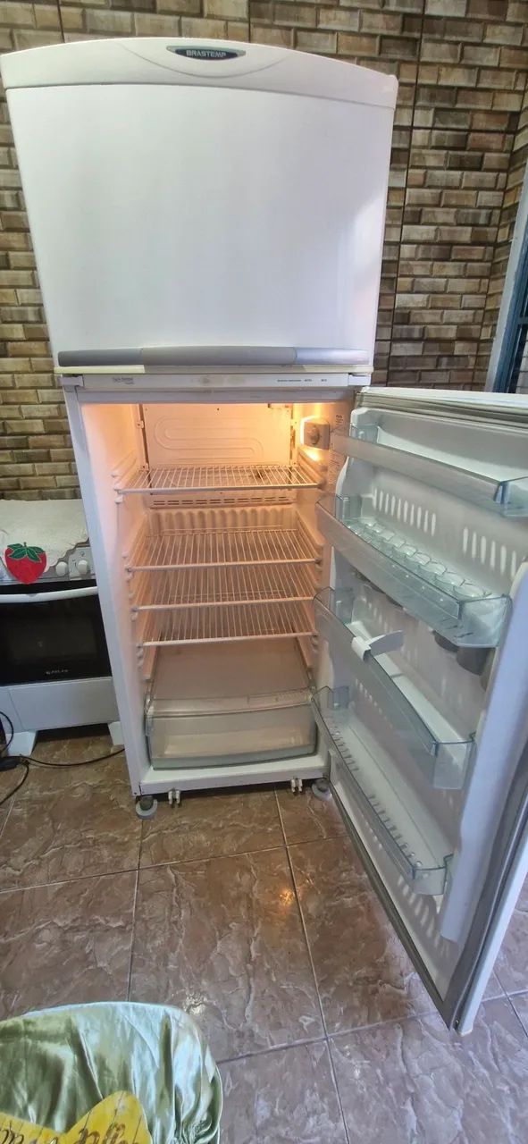 Vendo geladeira Brastemp - Foto 3