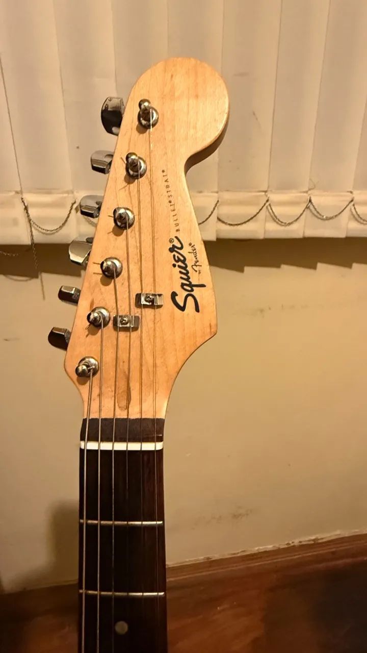 Guitarra Squier Stratocaster - Foto 5