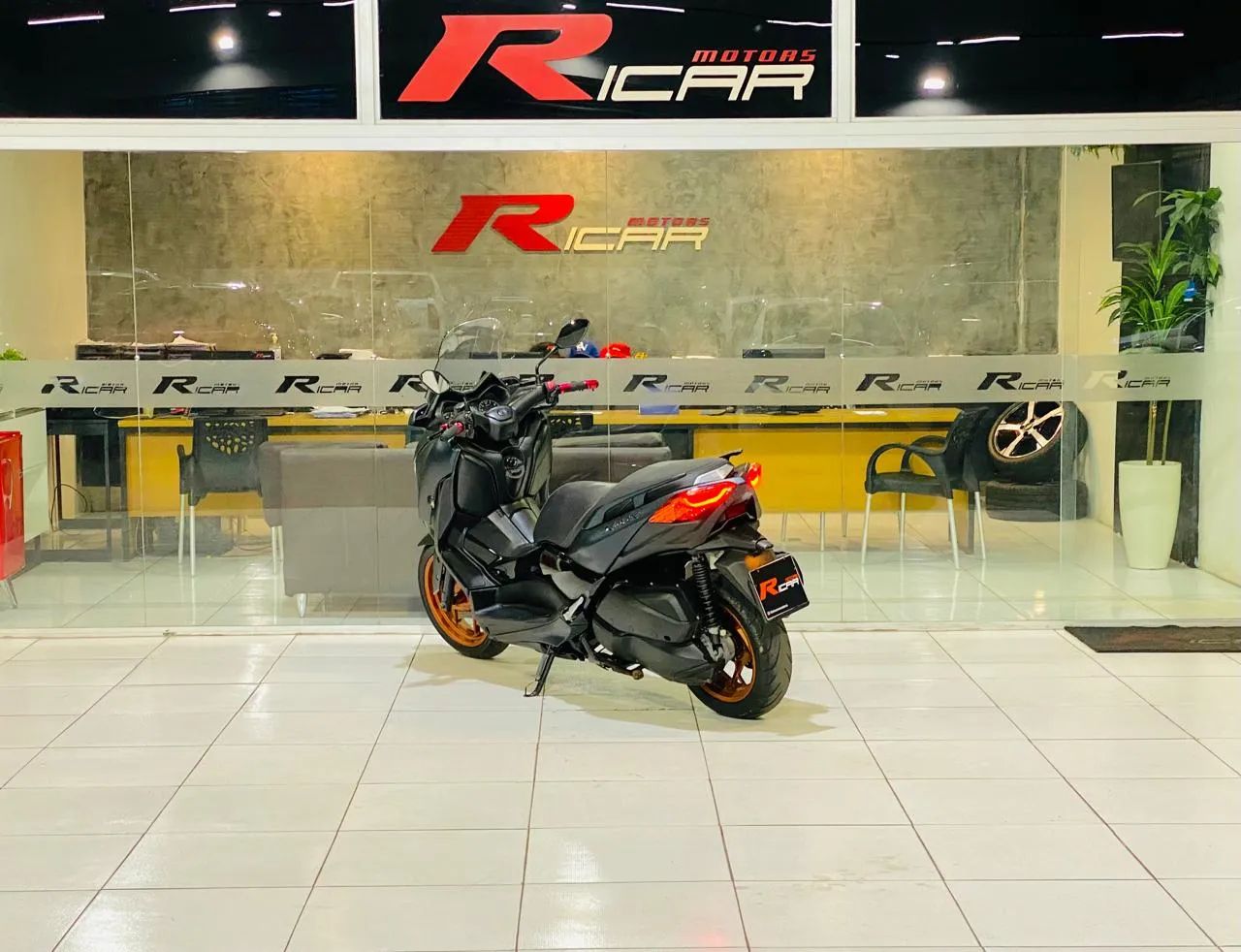 Yamaha XMax 250 cc  - Foto 4