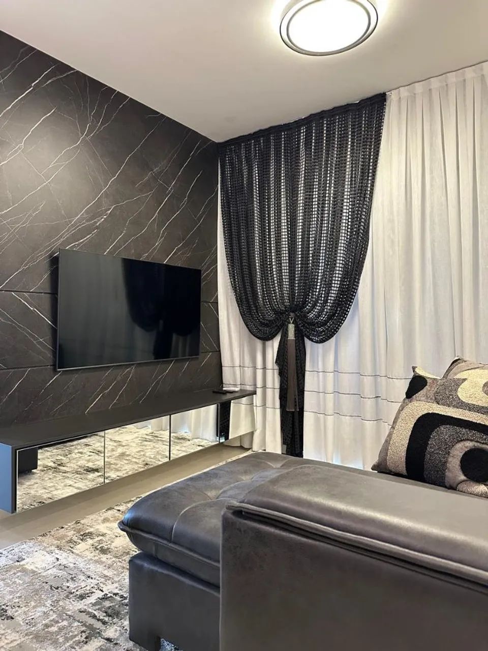 Apartamento mobiliado e finamente decorado.