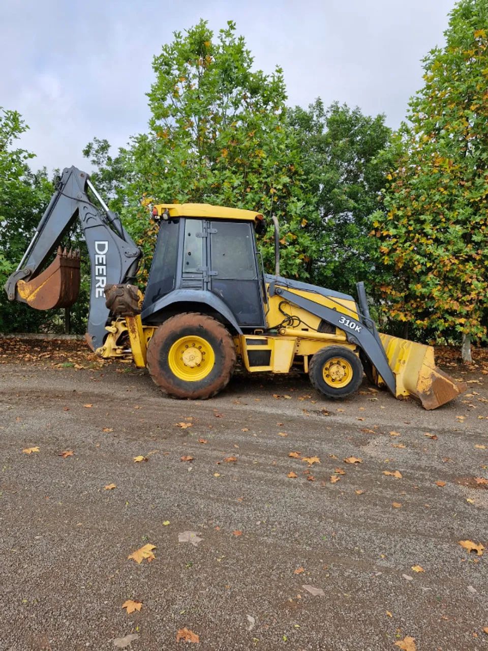 Retro Escavadeira John Deere 310k ano 2015 tração 4x4 com 6000 horas  - Foto 3