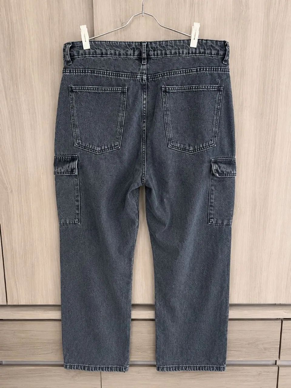 OPORTUNIDADE: Calça Jeans Cargo Estonada tam 46  - Unisex  - Foto 2