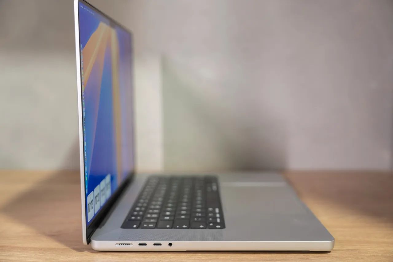 MacBook Pro 16 polegadas M2 Max 64GB RAM 8TB SSD - Notebooks - Asa