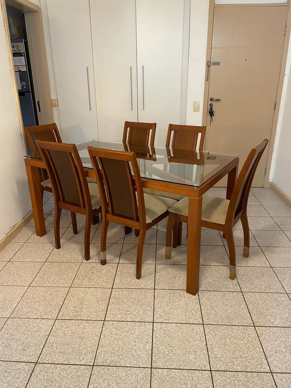Mesa com cadeiras - Foto 2