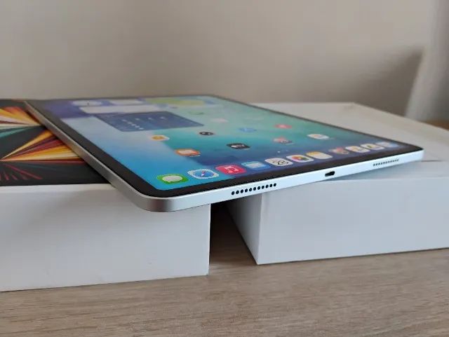 iPad pro 12.9" 5 Geração - Wi-fi - SEMINOVO - APENAS 39 CICLOS DE CARREGAMENTO - Foto 4