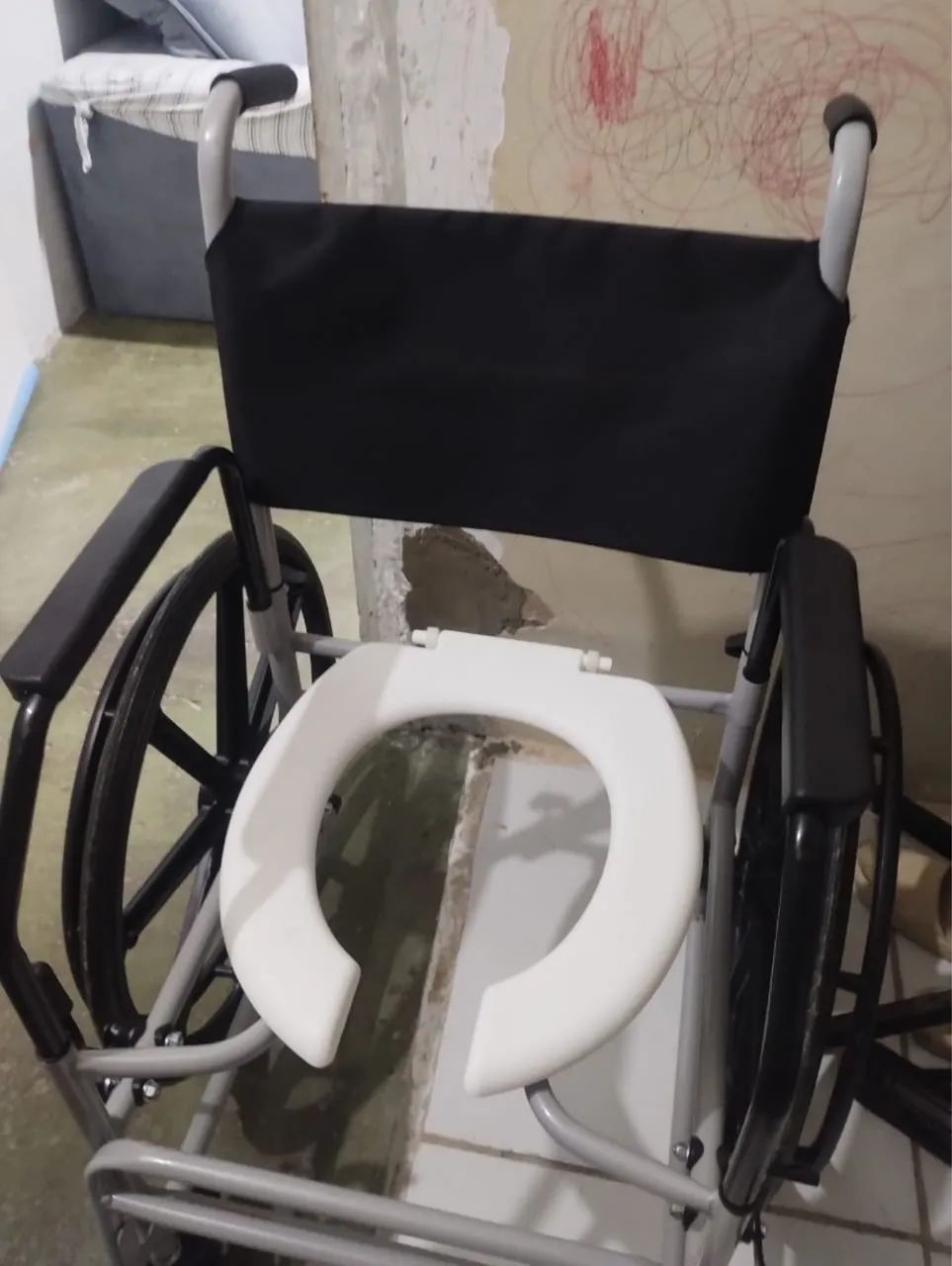 Cadeira de rodas para banho
