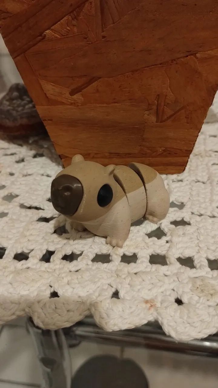 Brinquedo Capivara com movimento 