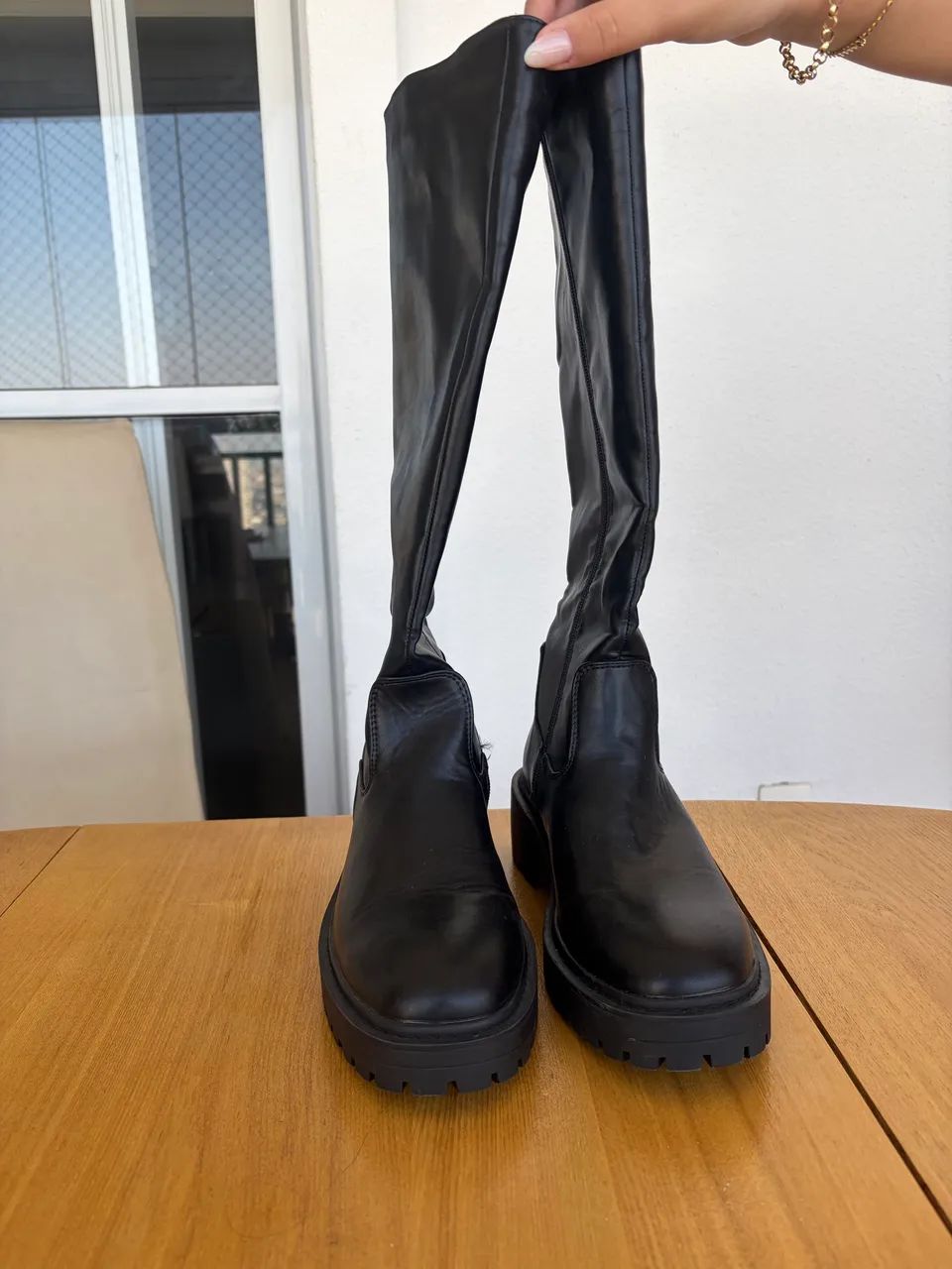 Bota cano alto preta  - Foto 2