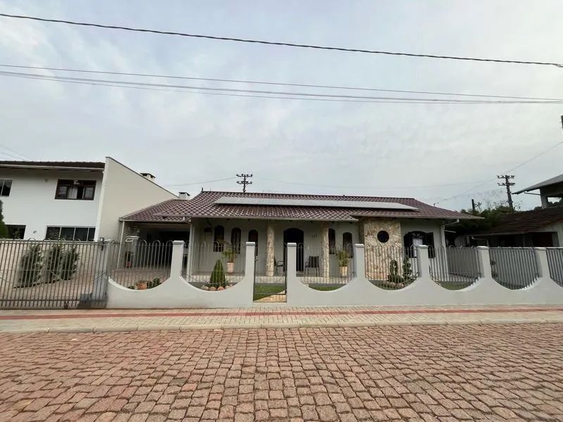 Casa BENEDITO NOVO - SC