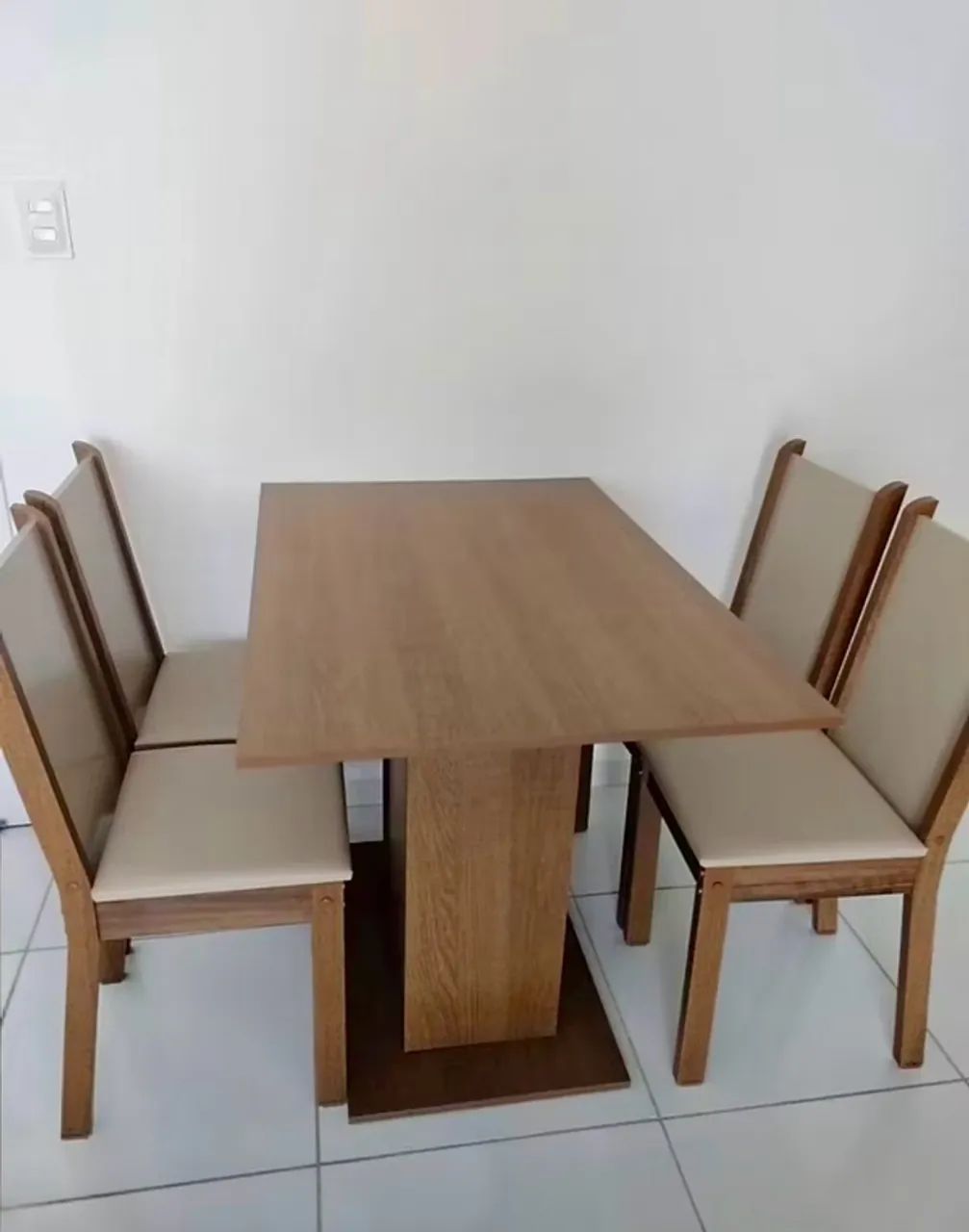 Mesa + 4 cadeiras