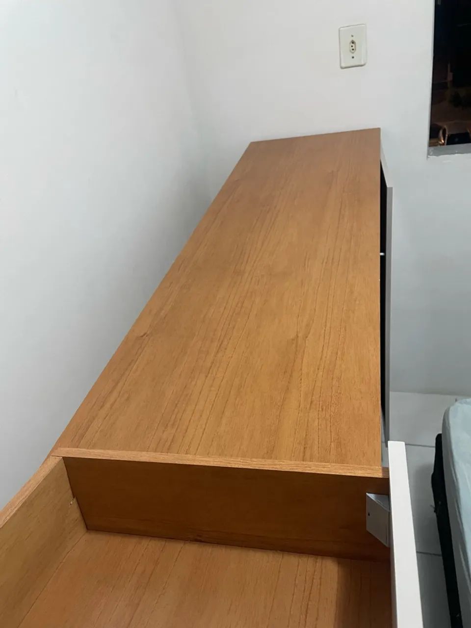 Cômoda 2 portas e 7 gavetas  - Foto 4