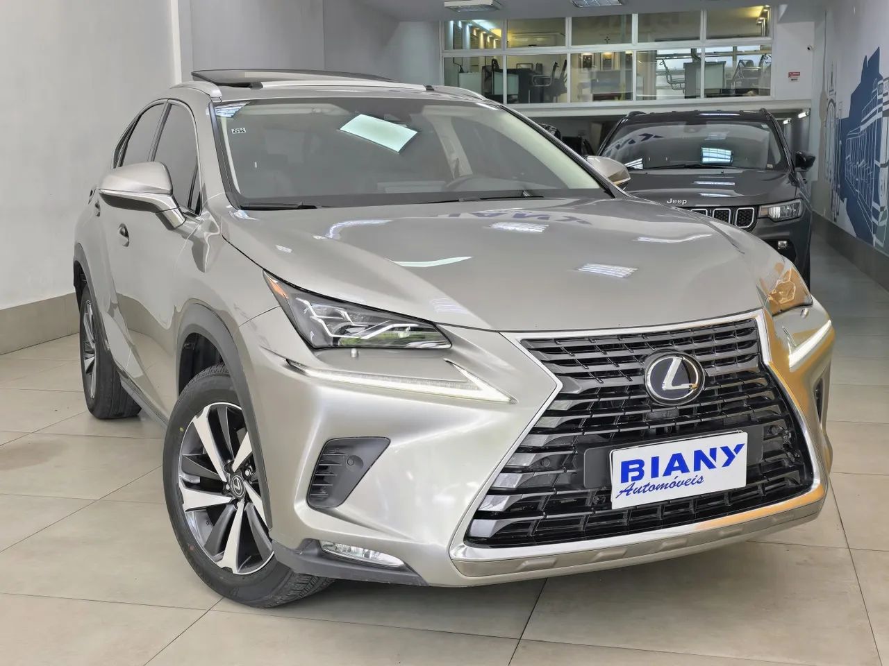 Lexus NX-300 H Luxury 2.5 16V Aut., foto 2 de 19