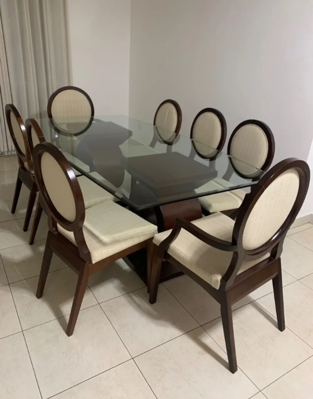 Mesa de jantar 2,20 x 1,20 com 08 cadeiras  - Foto 2