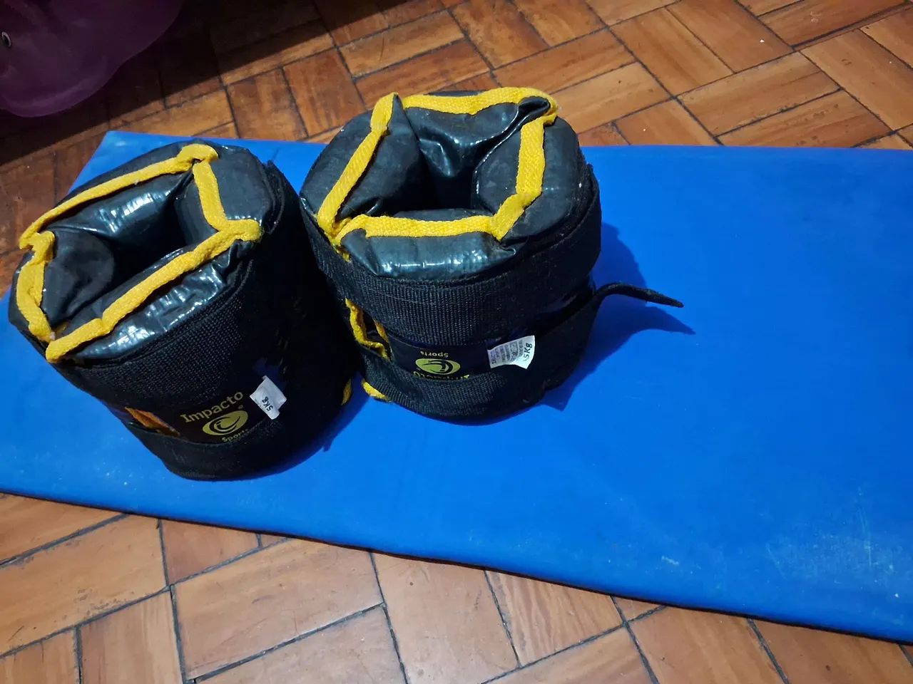 Par de Caneleira 5kg + colchonete  - Foto 5
