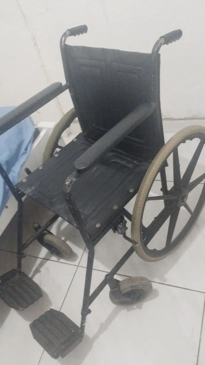 Cadeira de rodas em couro - Foto 4