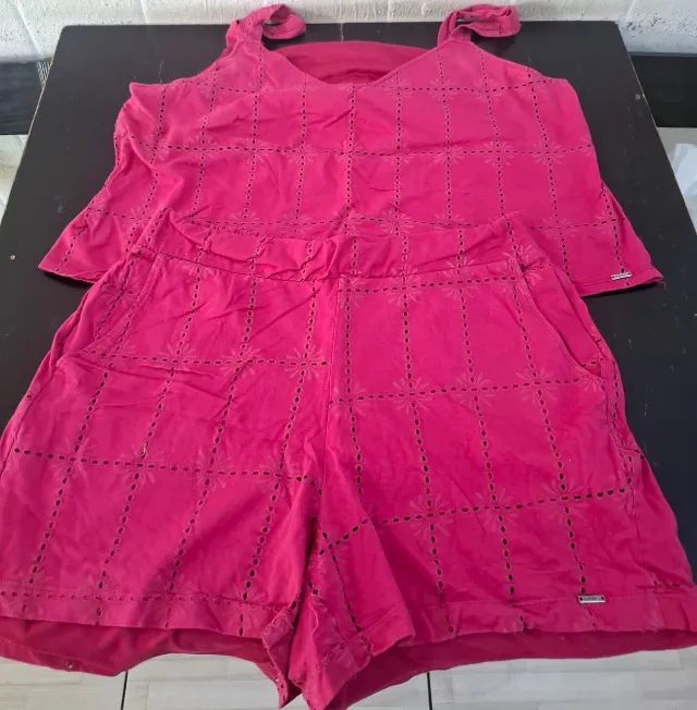 Conjunto Crooped e Shorts